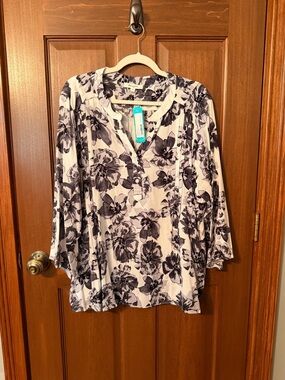 Floral Split-Neck Tunic in Cream and Black